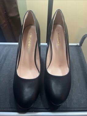 Black Classic Closed-Toe Heels